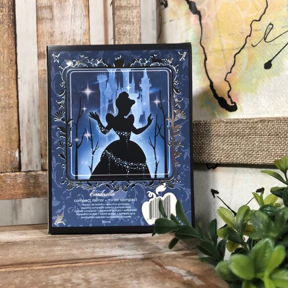 NIP Sephora Disney Princess Cinderella Compact - Picture 6 of 10